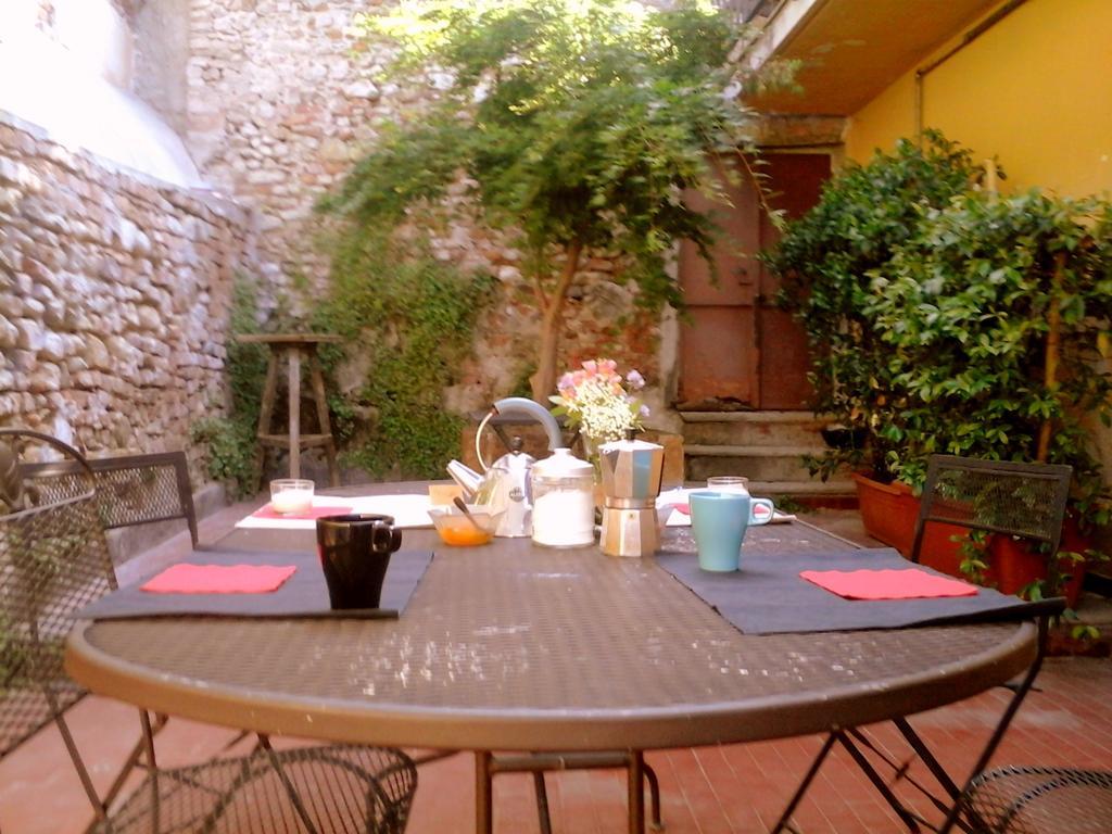 Il Cortiletto Dei Capperi Bed and Breakfast Gassino Torinese Esterno foto
