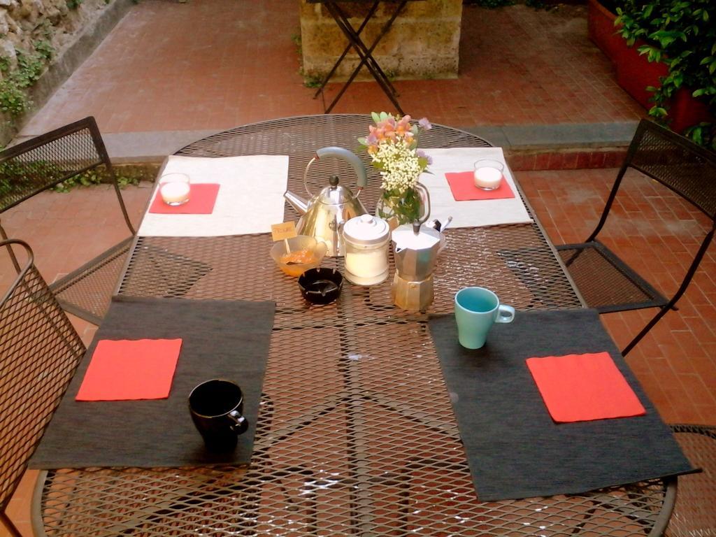 Il Cortiletto Dei Capperi Bed and Breakfast Gassino Torinese Esterno foto