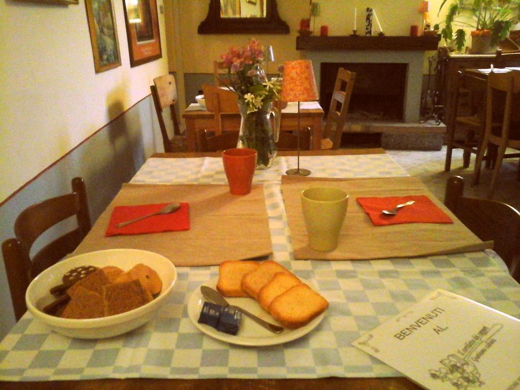 Il Cortiletto Dei Capperi Bed and Breakfast Gassino Torinese Esterno foto